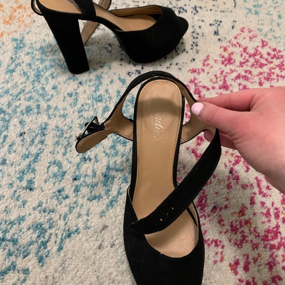 Candie’s Suede Open-Toe Heels - Picture 2 of 11